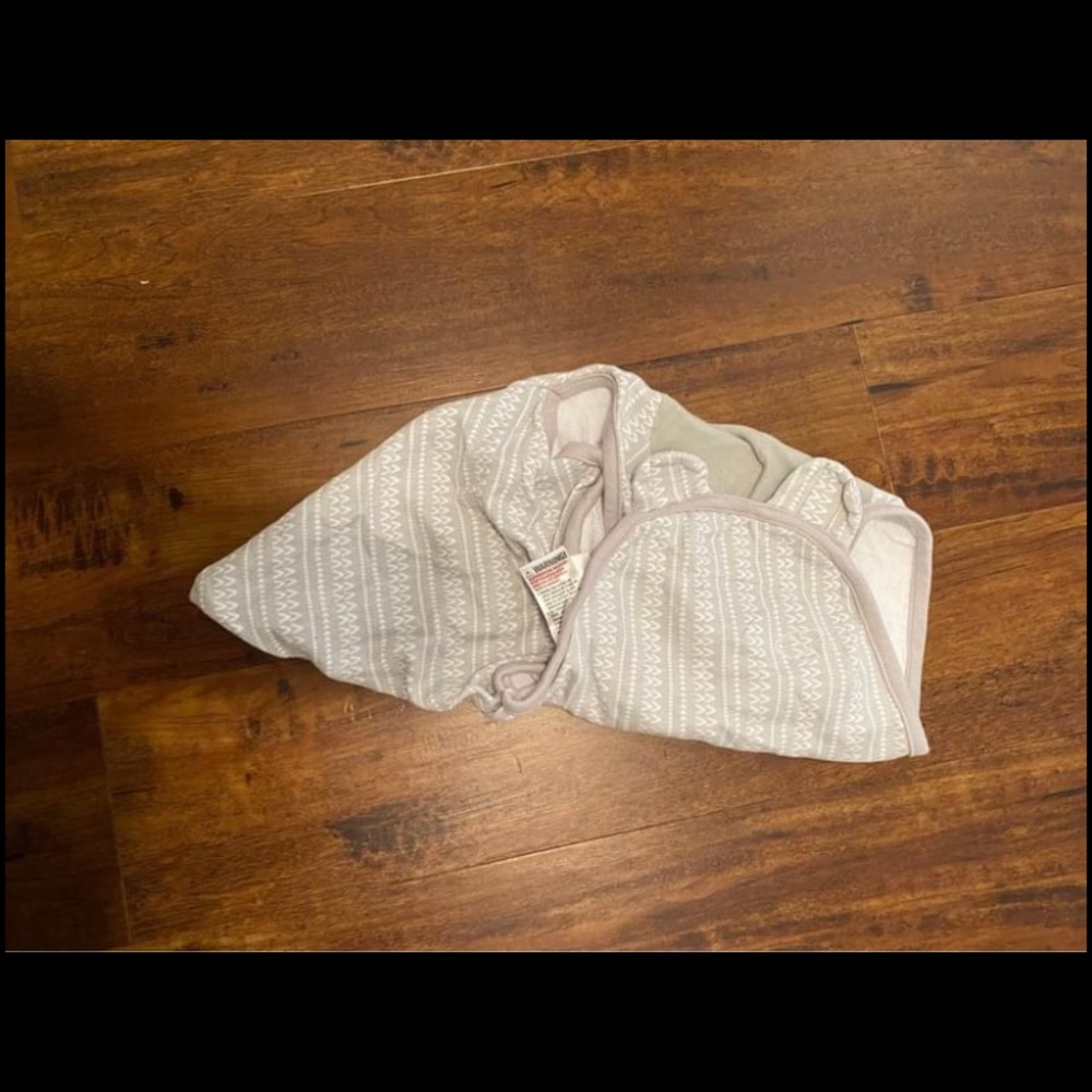 Swaddleme size sm/med. maybe used once.